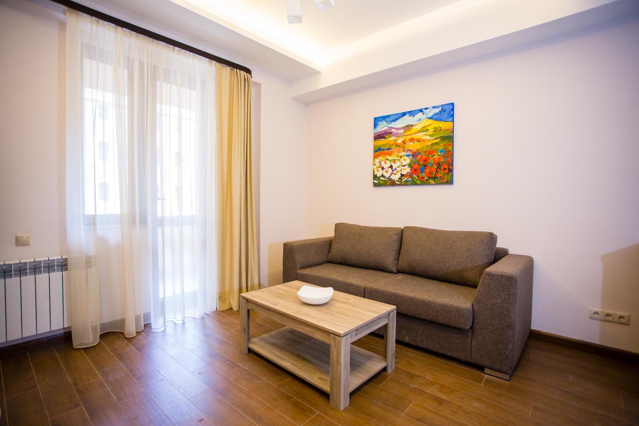 Welcome City Center Apartments Ереван Екстериор снимка