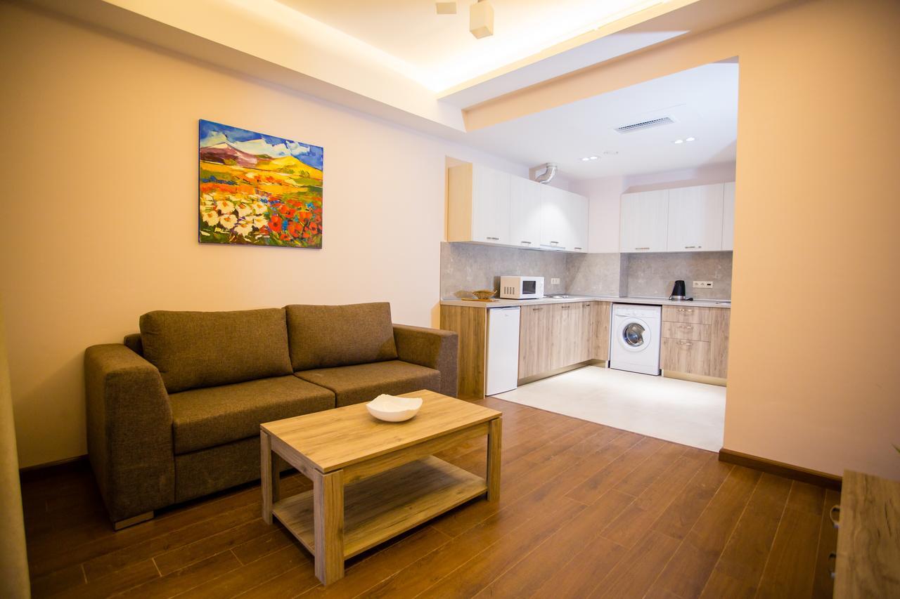 Welcome City Center Apartments Ереван Екстериор снимка