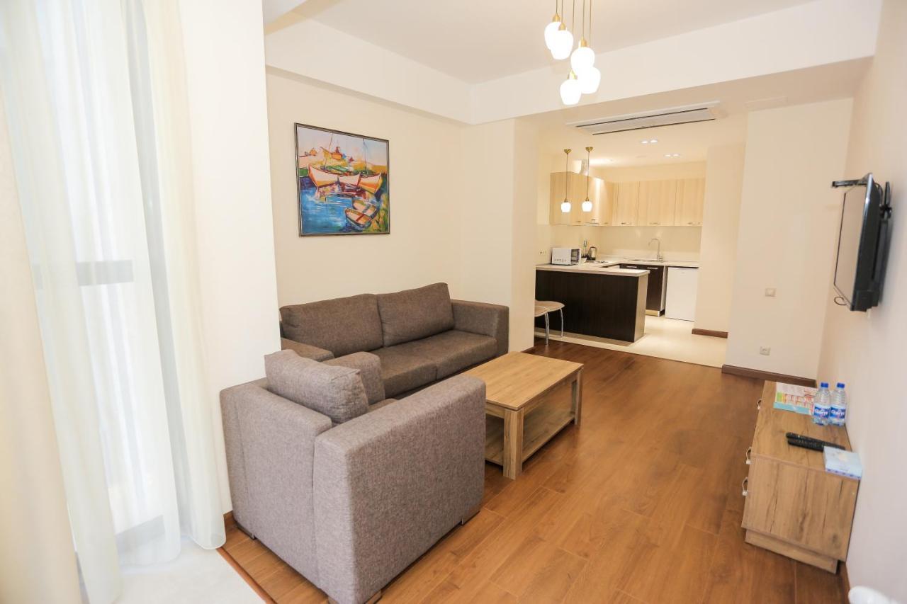Welcome City Center Apartments Ереван Екстериор снимка