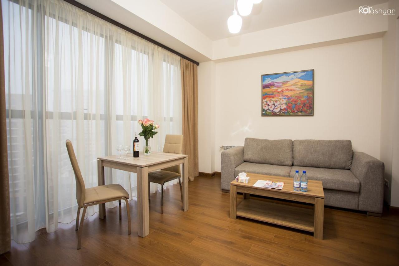 Welcome City Center Apartments Ереван Екстериор снимка