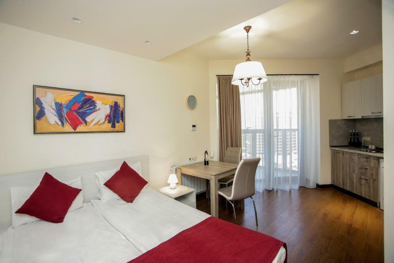 Welcome City Center Apartments Ереван Екстериор снимка