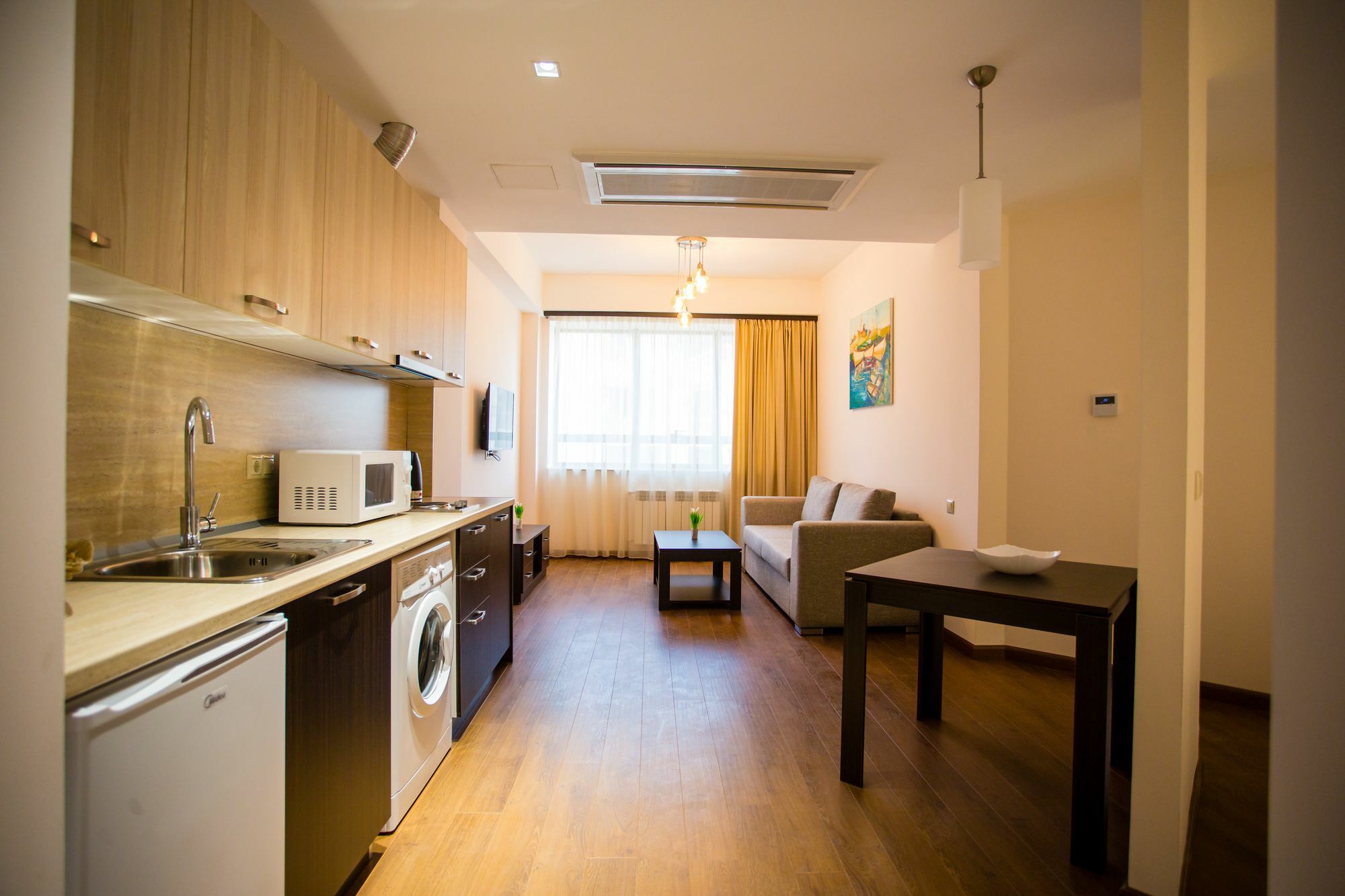 Welcome City Center Apartments Ереван Екстериор снимка